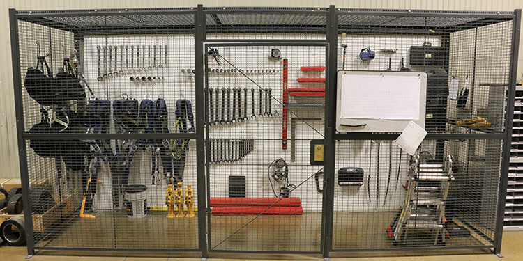 Geelachtig lawaai Heerlijk Wire Mesh Panels Provide Security Across Multiple Warehouse, Manufacturing  Applications - Ergonomics and Safety Blog